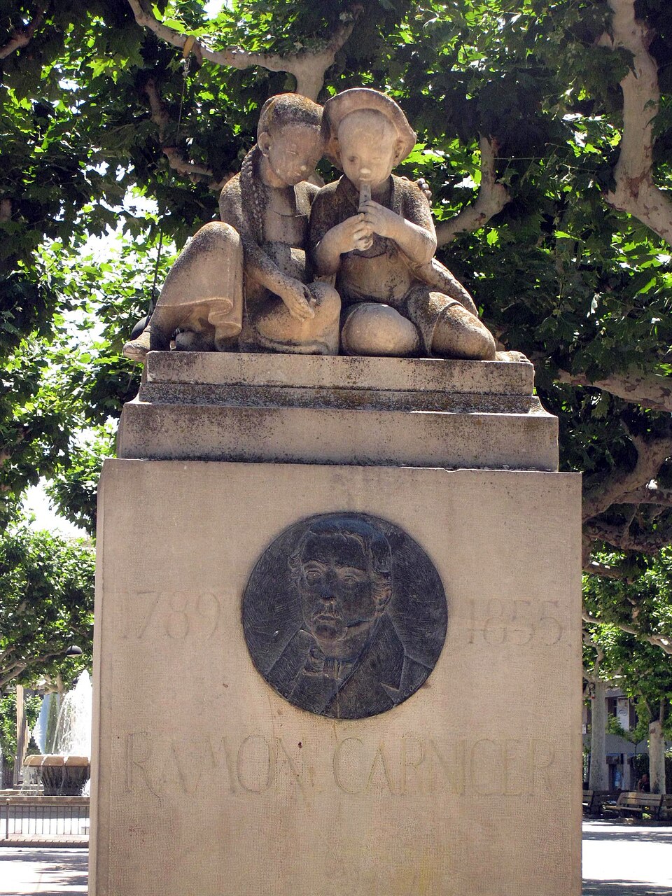 Monument a Ramon Carnice