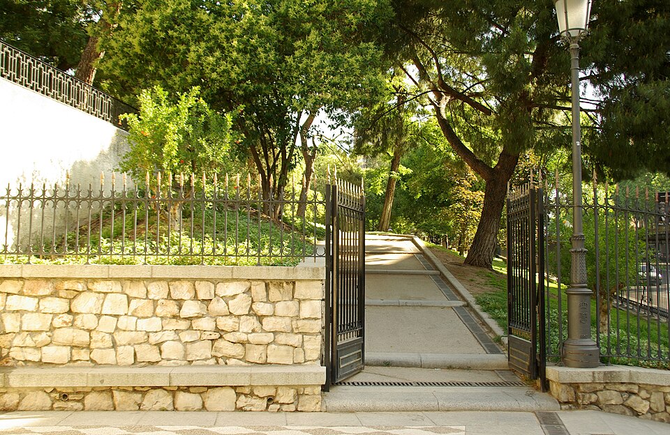 Puerta de Dante del Retiro
