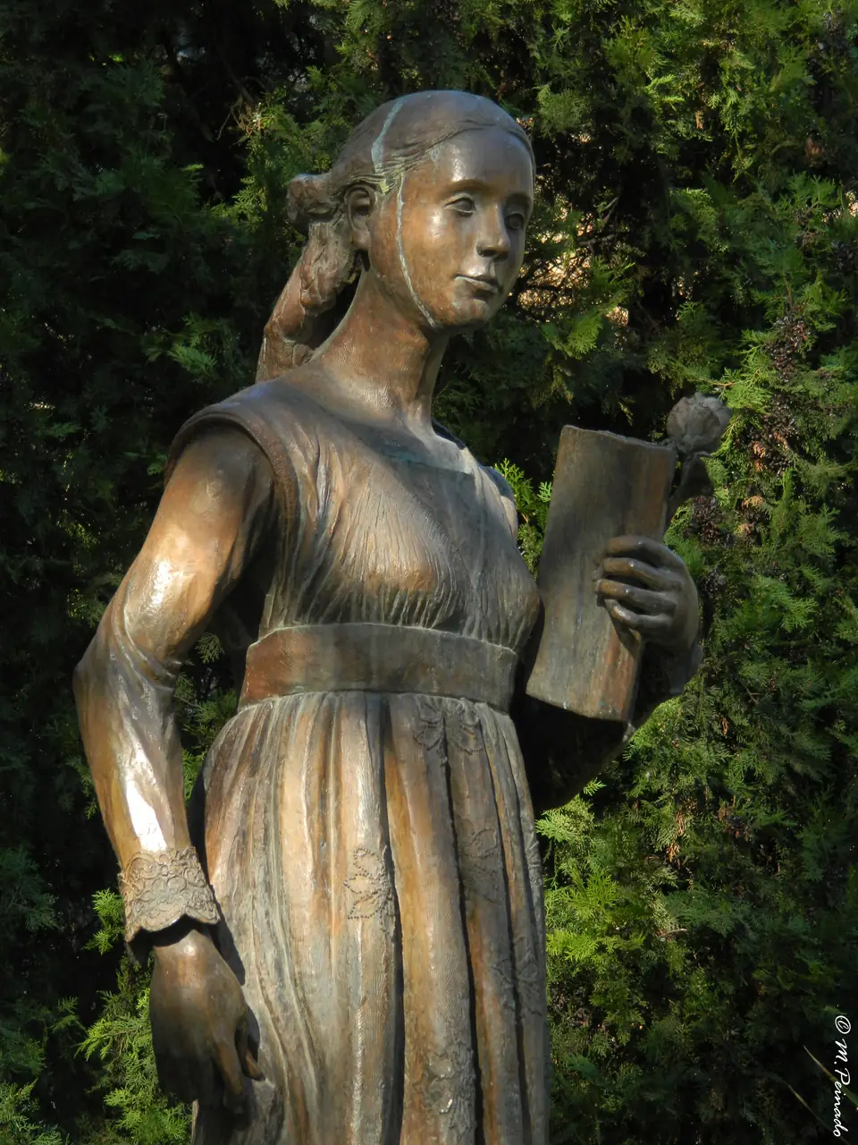 Estatua de Catalina de Aragón