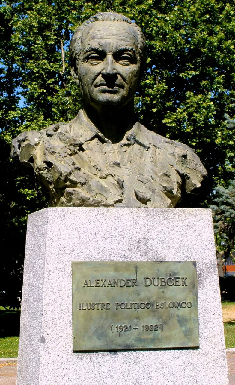 Monumento a Alexander Dubcek