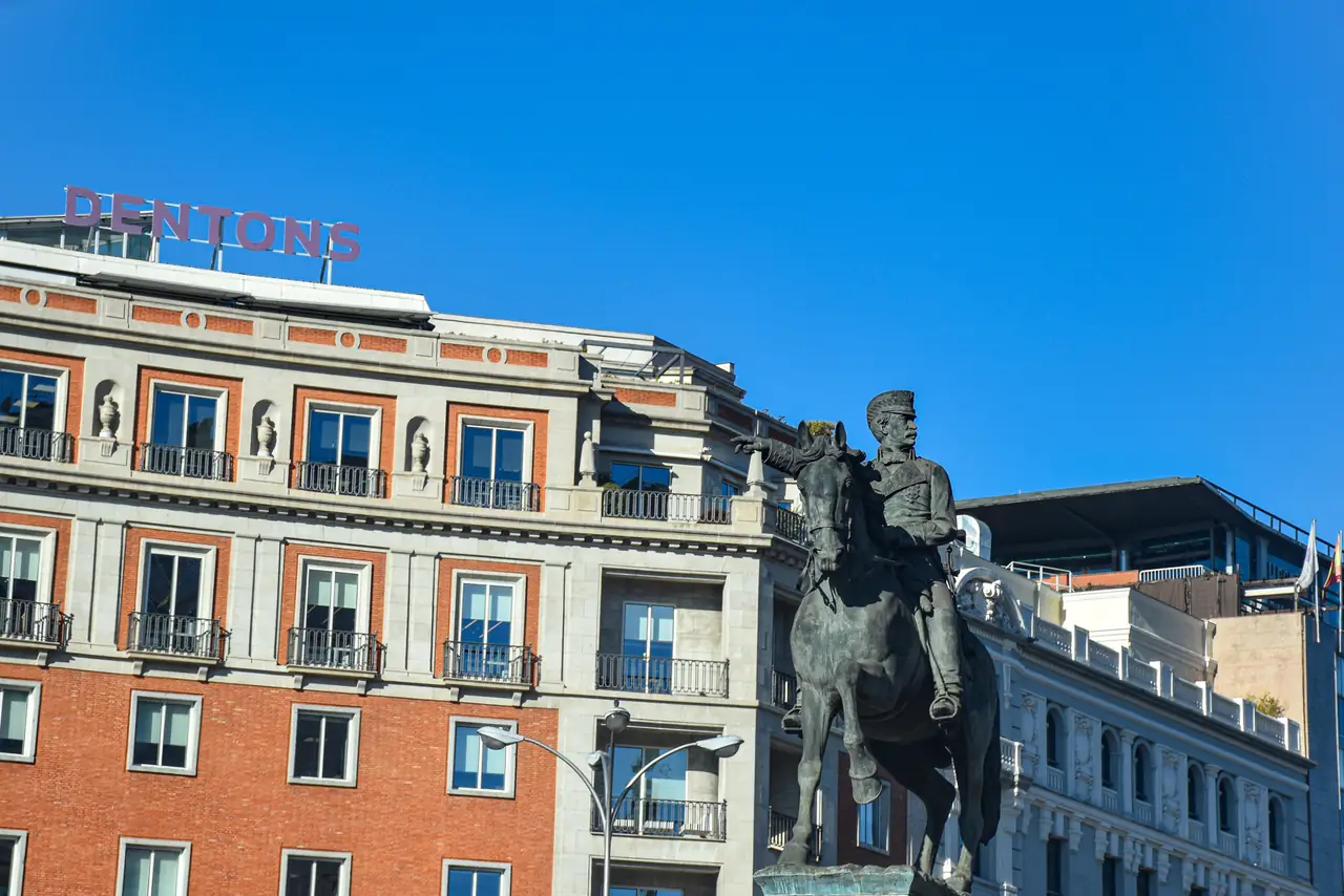 Estatua del Marqués del Duero